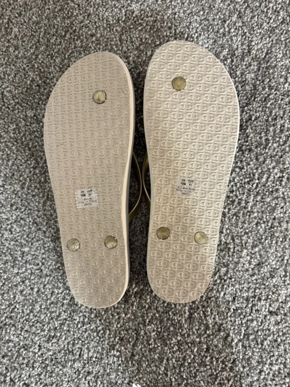 Sam Edelman Metallic Gold Flip Flop Sandals with Script Logo - Picture 4 of 4